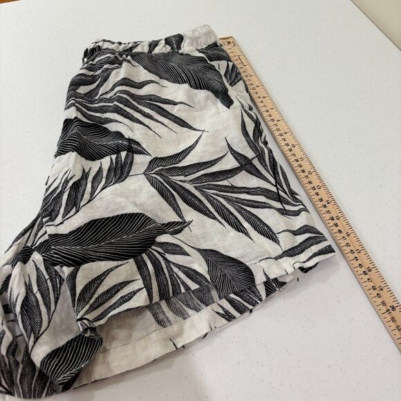 Tahari 100% LINEN Shorts Women 1X Black White Palm Leaves Tropical Resort Beachy - Picture 8 of 8